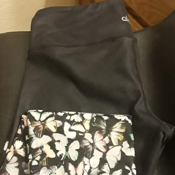 Gypset Goddess x Alo Airbrush Glossy Leggings - Picture 6 of 7